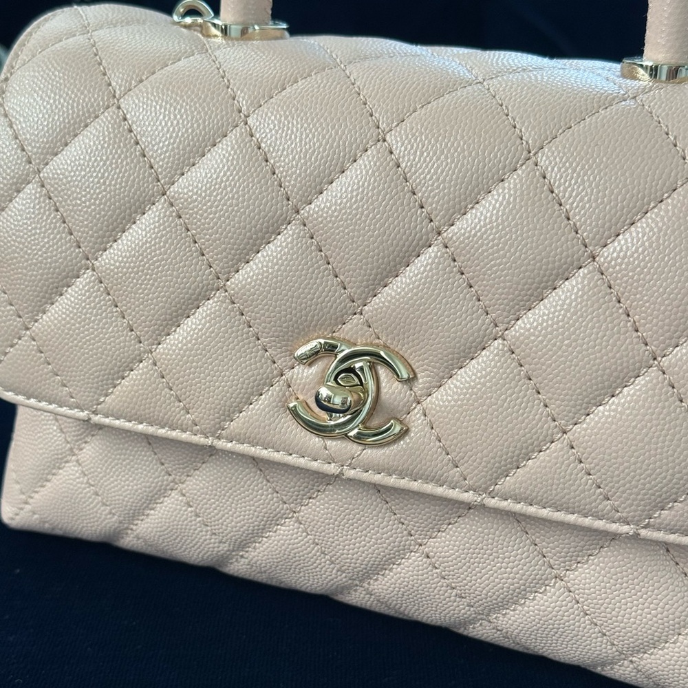 CHANEL Coco Handle Mini - Light Pink Caviar - Picture 5 of 10